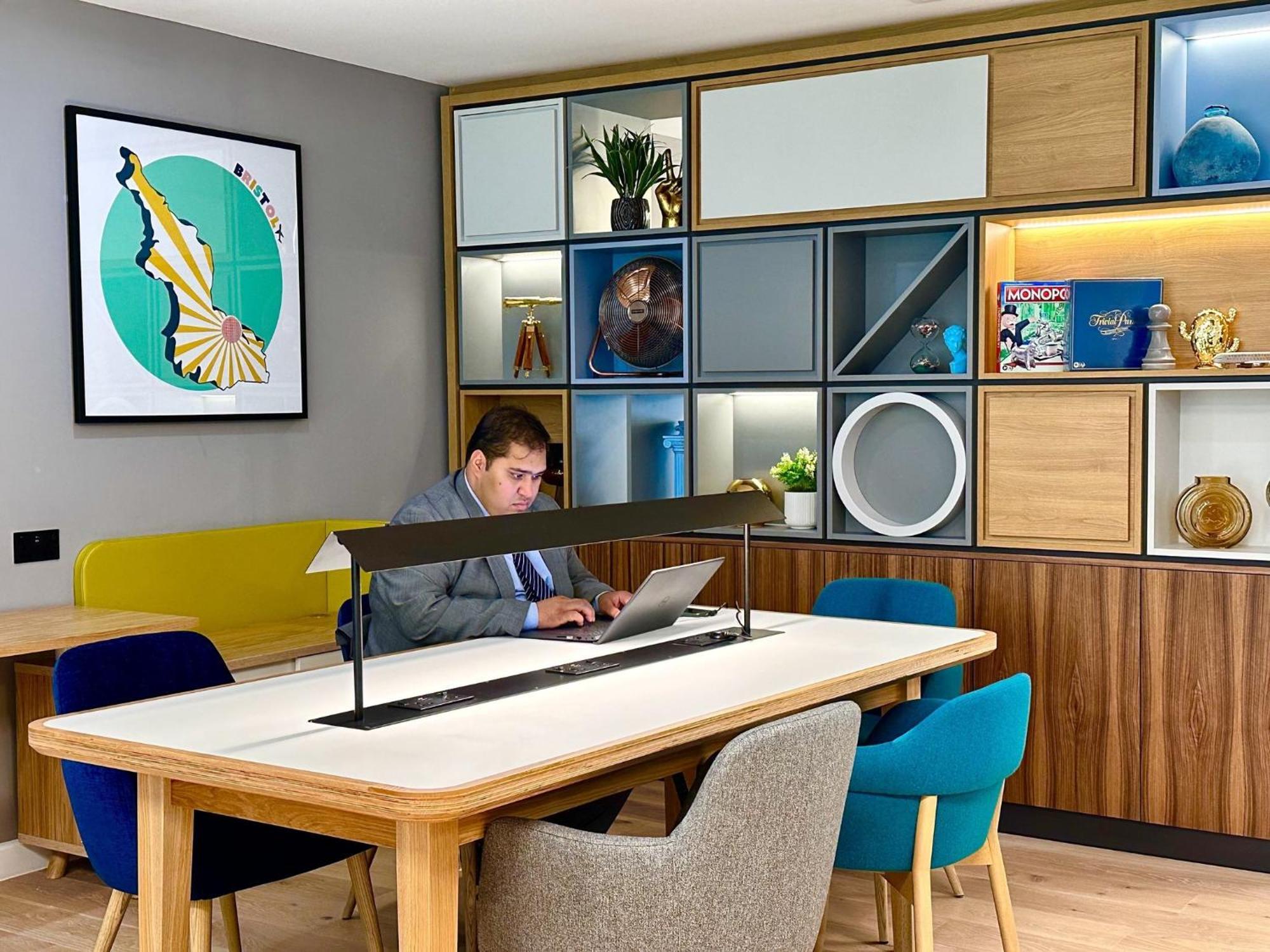 Holiday Inn Bristol Airport By Ihg Redhill  Esterno foto