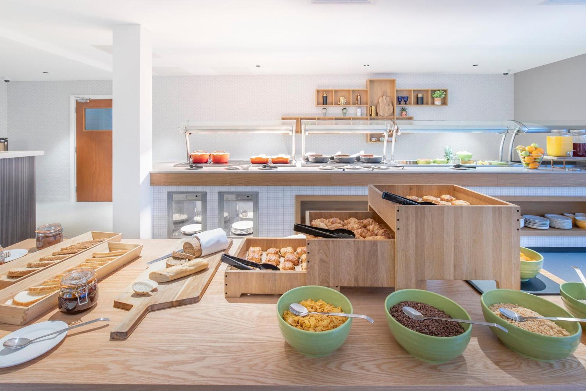 Holiday Inn Bristol Airport By Ihg Redhill  Esterno foto